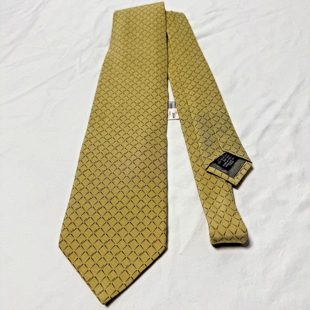 NWT Vintage (90's) Giorgio Armani Cravatte  Tie 100% Silk  Diamond Check Pattern